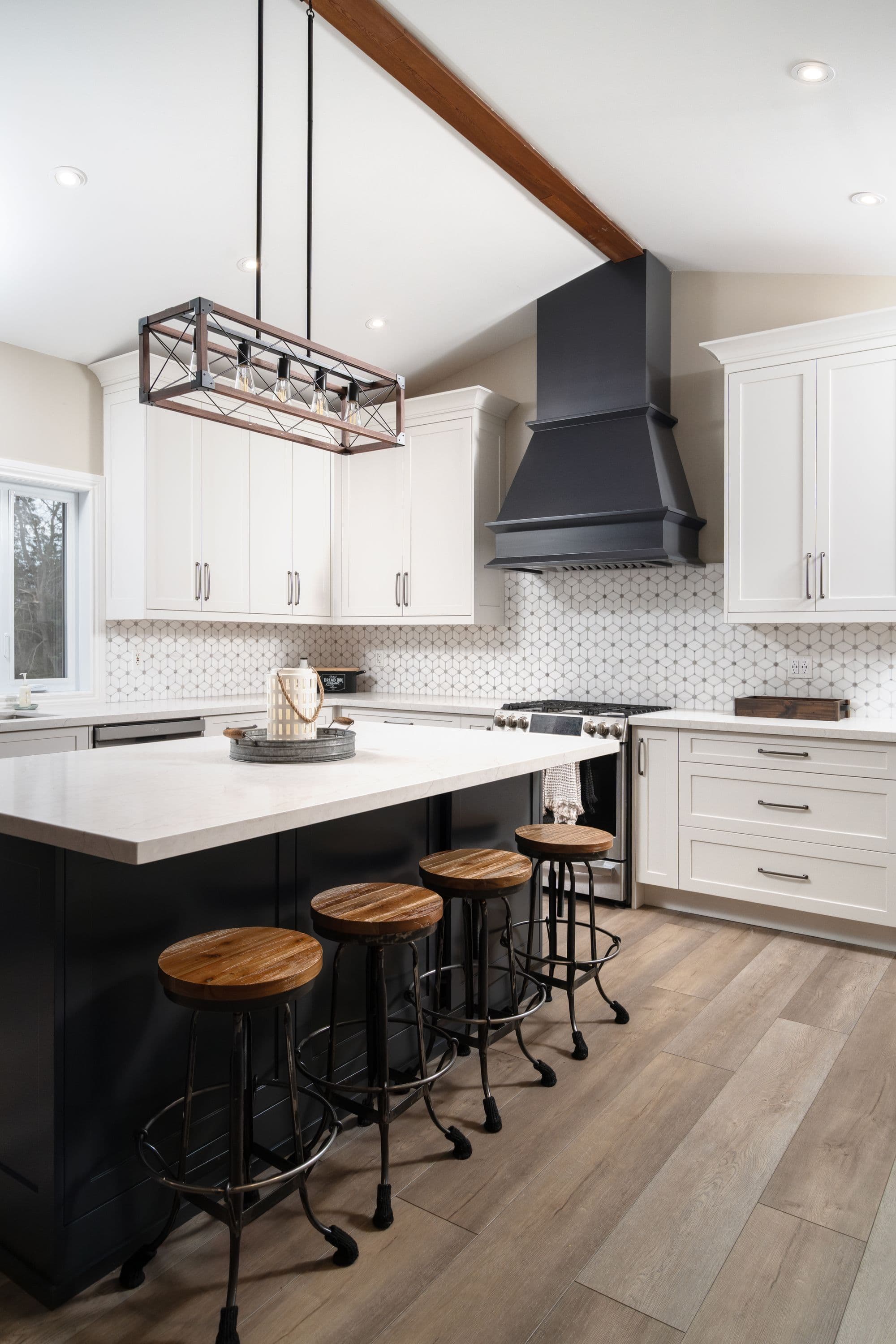 Custom Cabinetry for Ontario Cottages: What to Know Before You Renovate