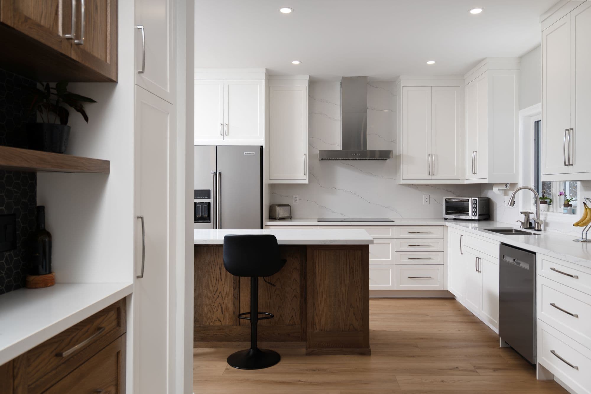 White Shaker & Oak - custom kitchen project by Kas Kitchens